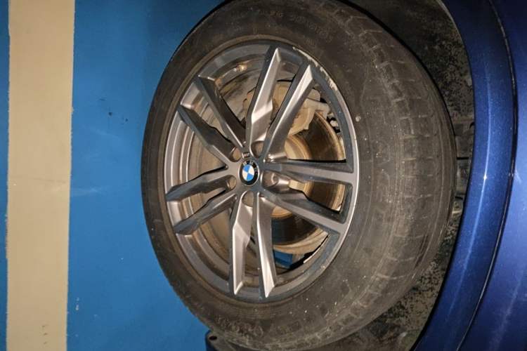 Used BMW X3 2021 xDrive25i M Sport Package Right Front Wheel Hub