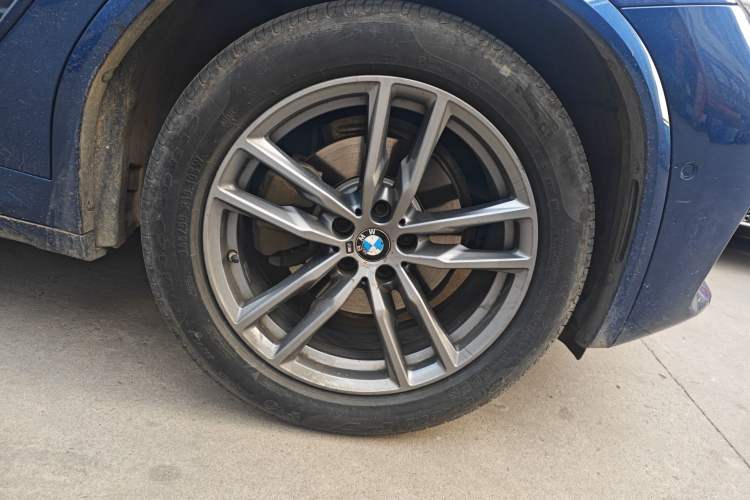 Used BMW X3 2021 xDrive28i M Sport Package Right Front Wheel Hub