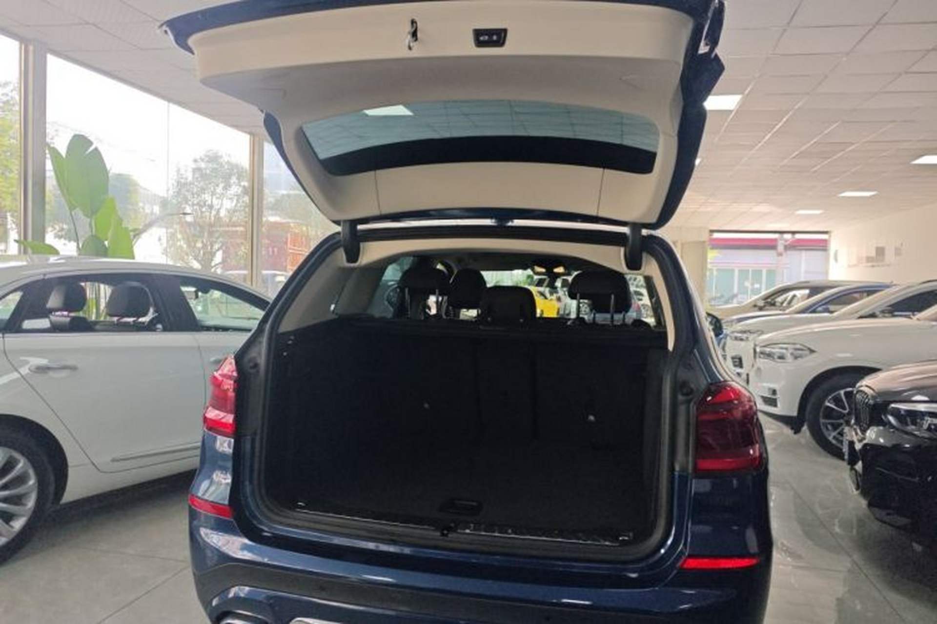Used BMW X3 2021 xDrive28i Luxury Package Trunk
