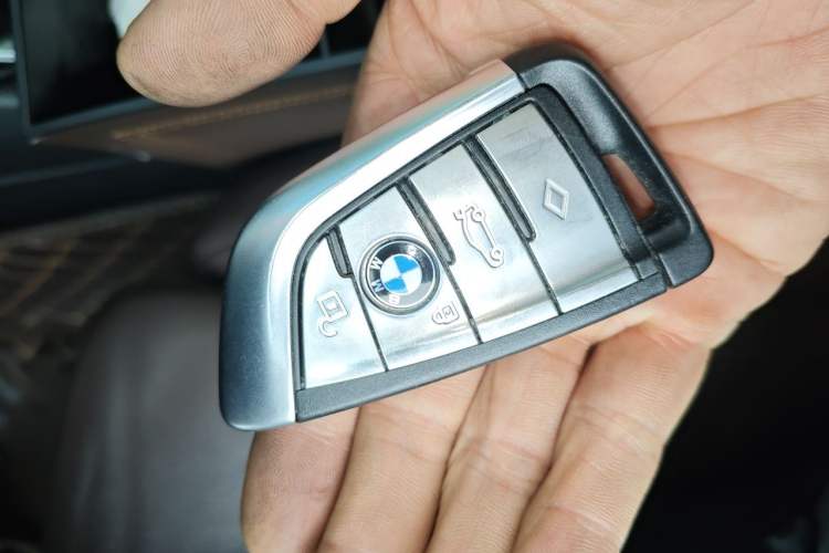 Used BMW X3 2021 xDrive28i Luxury Package Vehicle Key