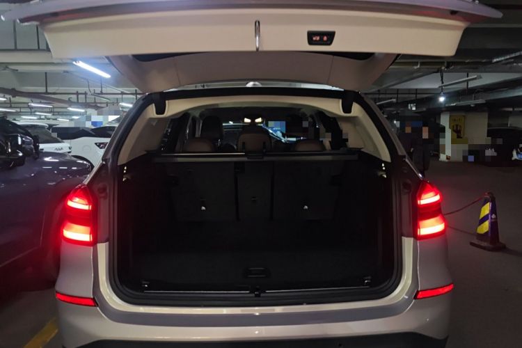 Used BMW X3 2021 xDrive28i Luxury Package Trunk
