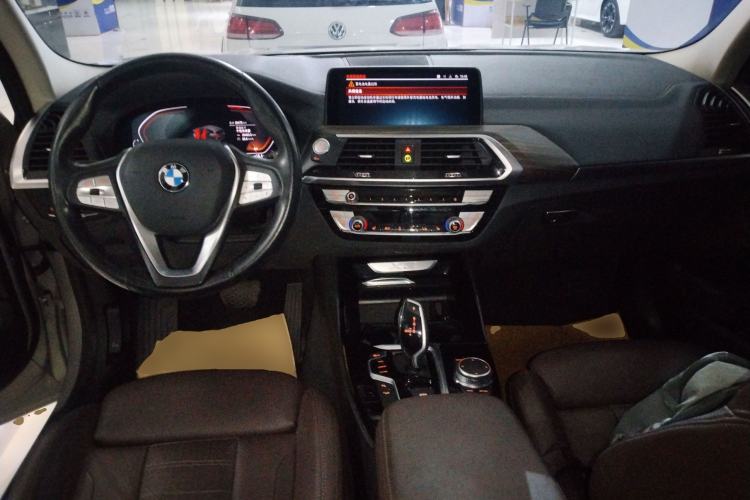 Used BMW X3 2021 xDrive28i Luxury Package Center Console