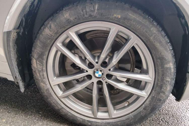 Used BMW X3 2021 xDrive25i M Sport Package Right Front Wheel Hub