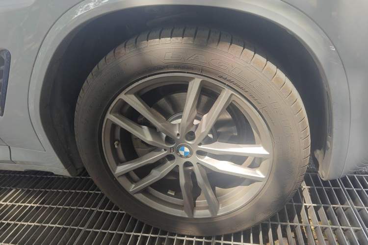 Used BMW X3 2021 xDrive28i M Sport Package Right Front Wheel Hub