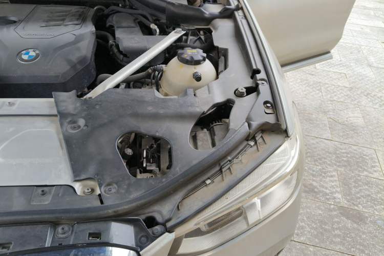 Used BMW X3 2021 xDrive25i Luxury Package Engine Bay Left