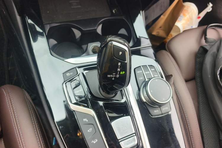 Used BMW X3 2021 xDrive30i Luxury Model with M Sport Package Gear Lever