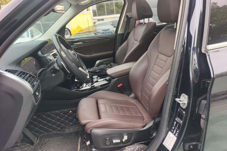 Used BMW X3 2021 xDrive30i Luxury Model with M Sport Package Left Front Seat