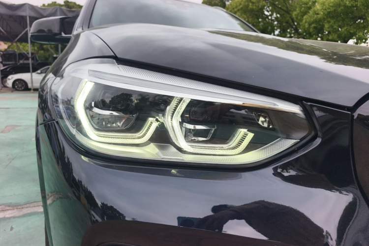 Used BMW X3 2021 xDrive30i Luxury Model with M Sport Package Right Front Headlight