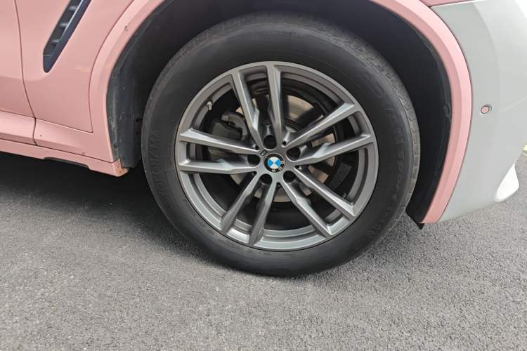 Used BMW X3 2021 xDrive25i M Sport Package Right Front Wheel Hub