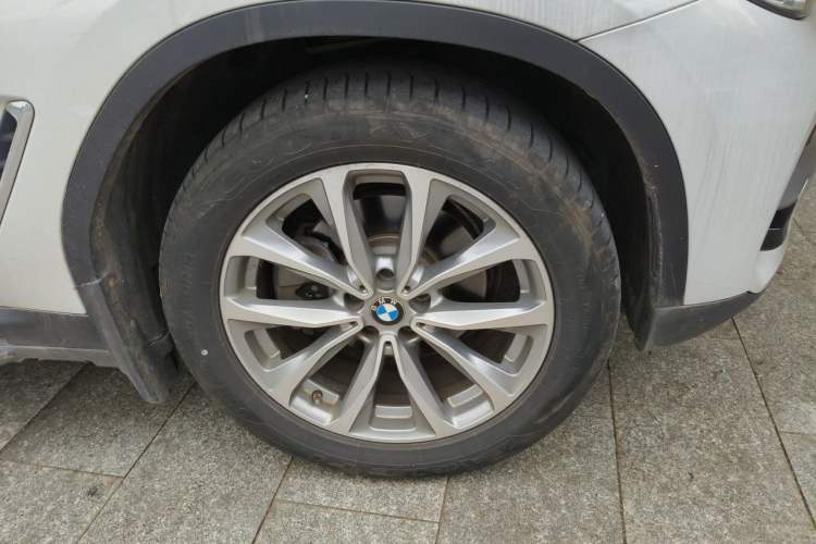 Used BMW X3 2021 xDrive25i Luxury Package Right Front Wheel Hub