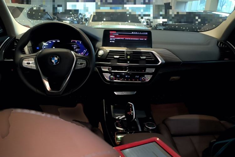 Used BMW X3 2021 xDrive28i Luxury Package Center Console