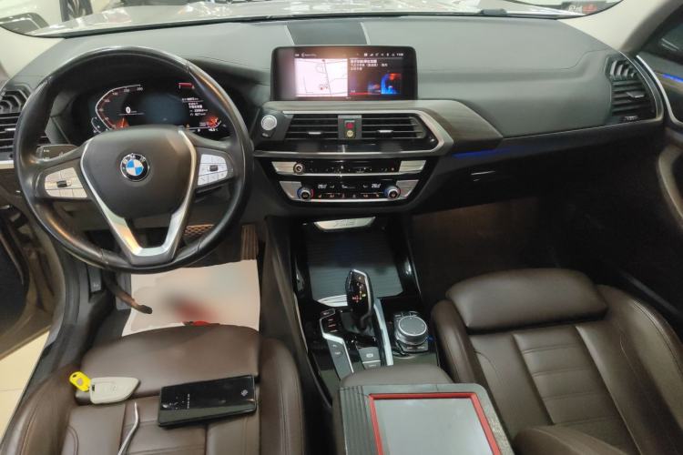Used BMW X3 2021 xDrive28i Luxury Package Center Console