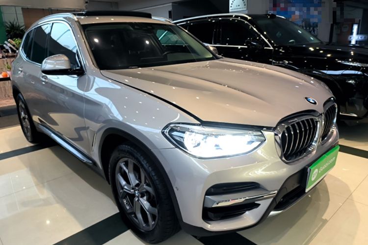 Used BMW X3 2021 xDrive28i Luxury Package Front Right 45 Deg