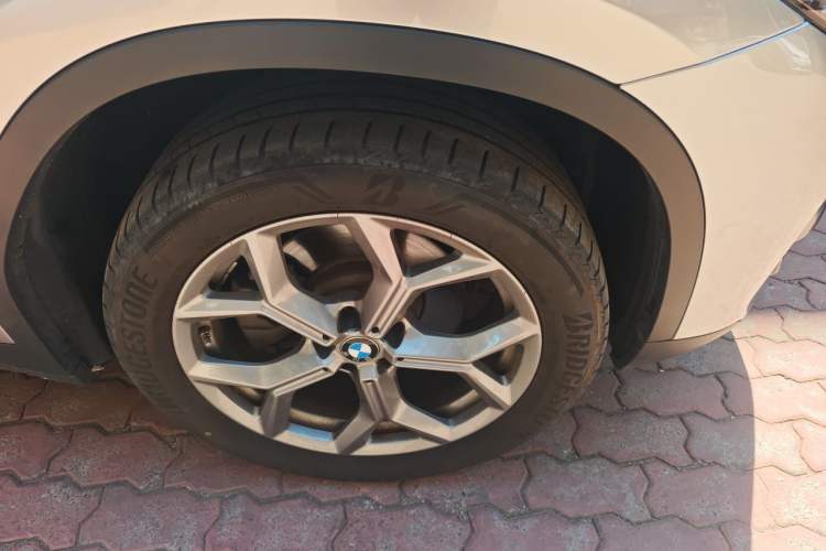Used BMW X3 2021 xDrive28i Luxury Package Right Front Wheel Hub