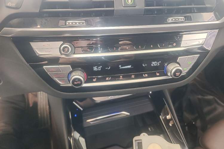 Used BMW X3 2021 xDrive28i Luxury Package Audio And AC Panel