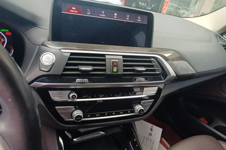 Used BMW X3 2021 xDrive30i Luxury Model with M Sport Package Audio And AC Panel