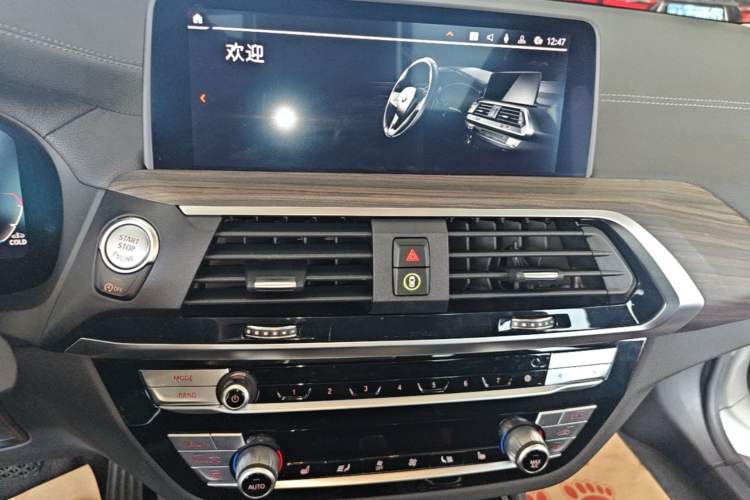 Used BMW X3 2021 xDrive28i Luxury Package Audio And AC Panel