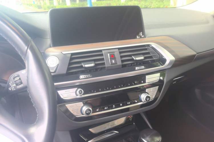 Used BMW X3 2021 xDrive28i Luxury Package Audio And AC Panel
