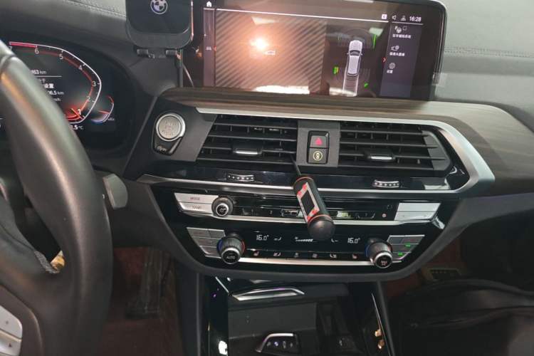 Used BMW X3 2021 xDrive28i Luxury Package Audio And AC Panel