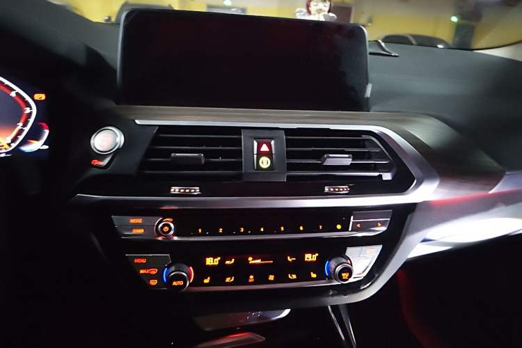 Used BMW X3 2021 xDrive28i Luxury Package Audio And AC Panel