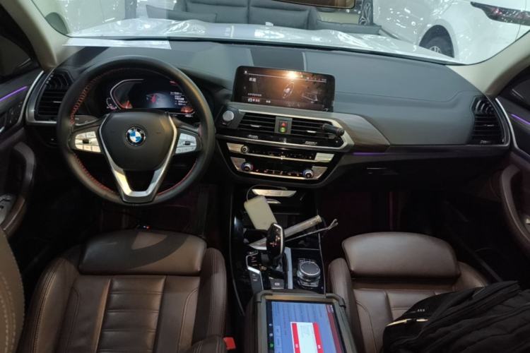 Used BMW X3 2021 xDrive28i Luxury Package Center Console