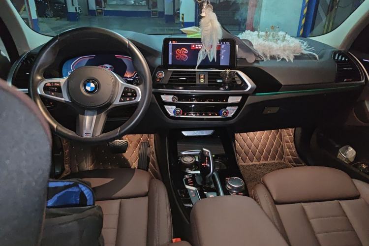 Used BMW X3 2021 xDrive25i M Sport Package Center Console