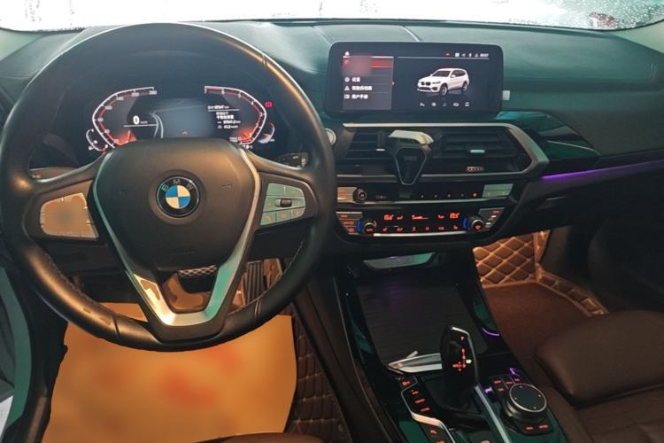 Used BMW X3 2021 xDrive25i Luxury Package Center Console