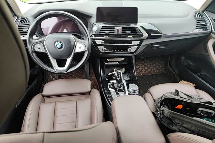 Used BMW X3 2021 xDrive25i Luxury Package Center Console