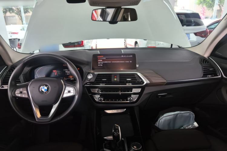 Used BMW X3 2021 xDrive28i Luxury Package Center Console