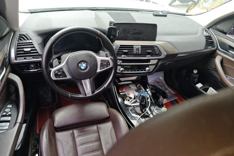 Used BMW X3 2021 xDrive28i M Sport Package Center Console