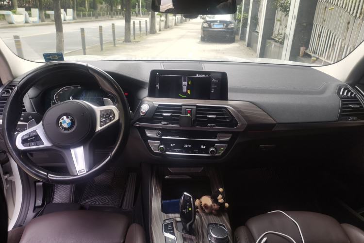 Used BMW X3 2021 xDrive28i M Sport Package Center Console