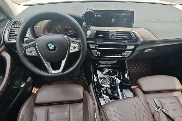 Used BMW X3 2021 Facelift xDrive28i Luxury Package Center Console