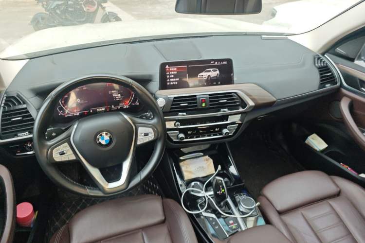 Used BMW X3 2021 xDrive28i Luxury Package Center Console