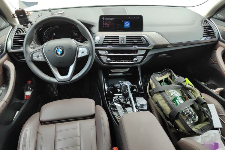 Used BMW X3 2021 xDrive28i Luxury Package Center Console