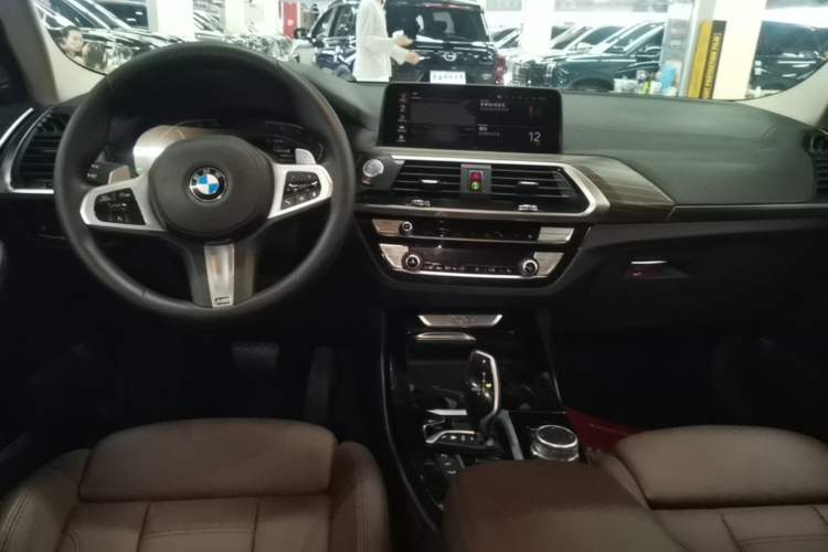 Used BMW X3 2021 xDrive28i M Sport Package Center Console