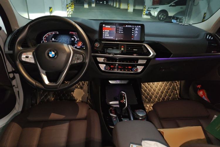 Used BMW X3 2021 xDrive25i Luxury Package Center Console
