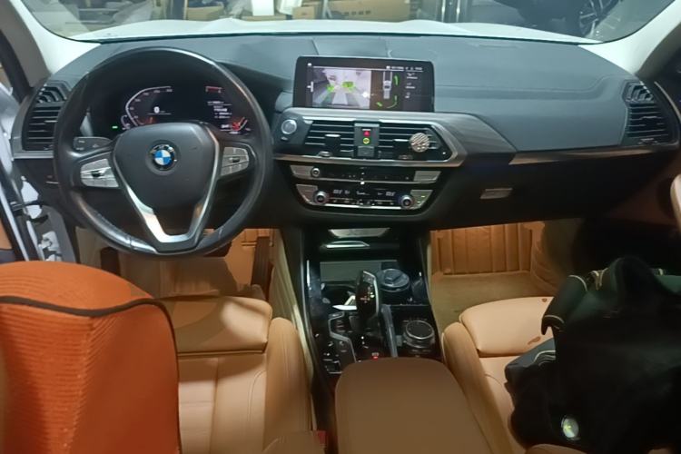Used BMW X3 2021 xDrive28i Luxury Package Center Console