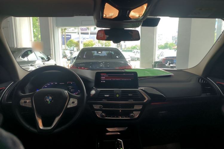 Used BMW X3 2021 xDrive25i Luxury Package Center Console