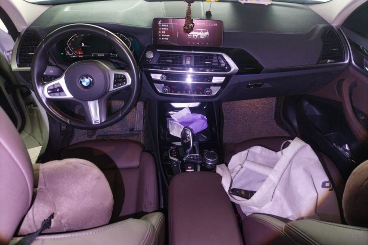 Used BMW X3 2021 xDrive25i M Sport Package Center Console