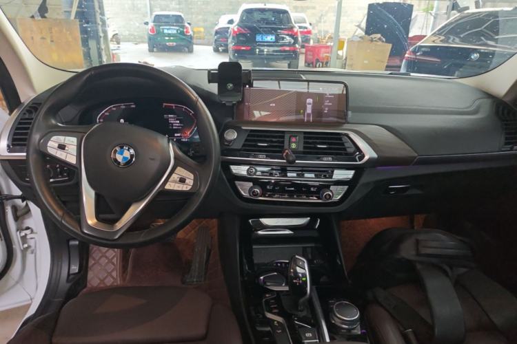 Used BMW X3 2021 xDrive28i Luxury Package Center Console
