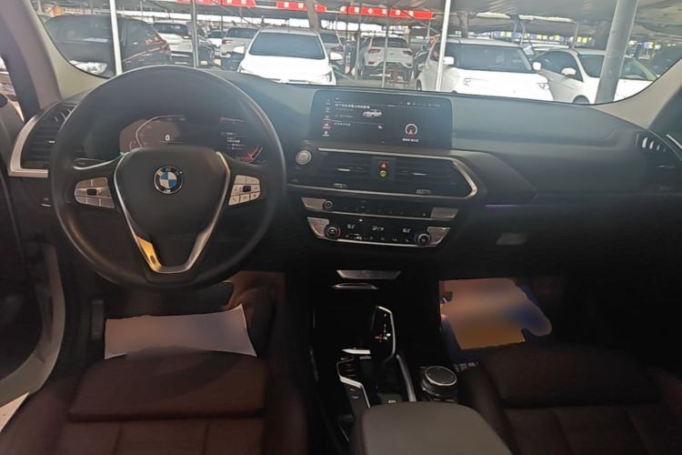 Used BMW X3 2021 xDrive28i Luxury Package Center Console