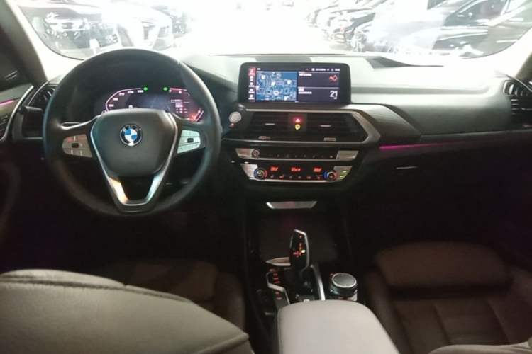 Used BMW X3 2021 Facelift xDrive28i Luxury Package Center Console