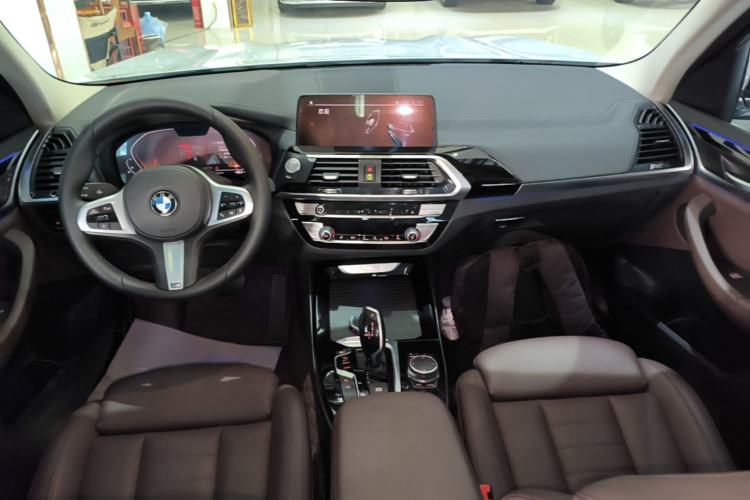 Used BMW X3 2021 xDrive25i M Sport Package Center Console
