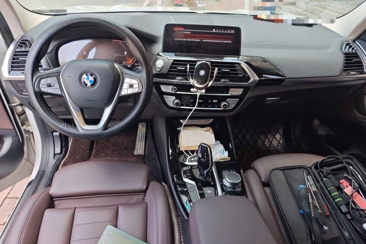 Used BMW X3 2021 xDrive25i Luxury Package Center Console