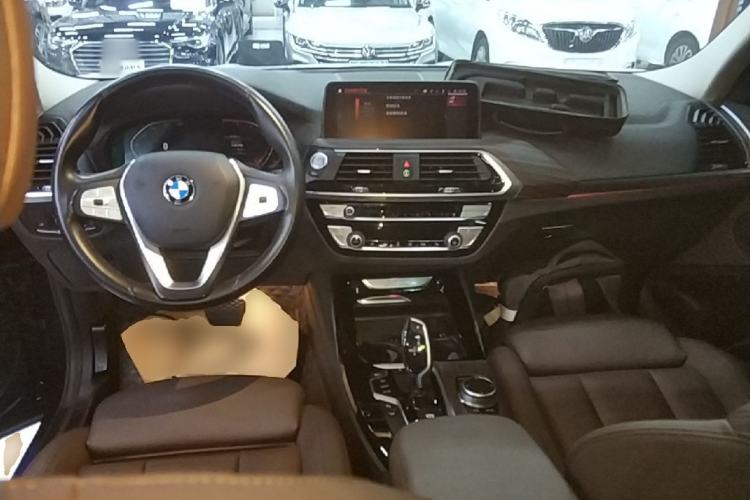 Used BMW X3 2021 xDrive25i Luxury Package Center Console