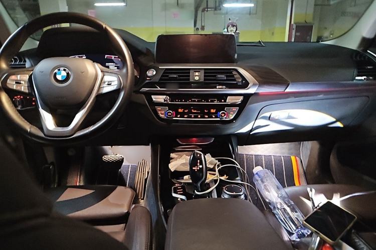 Used BMW X3 2021 xDrive28i Luxury Package Center Console