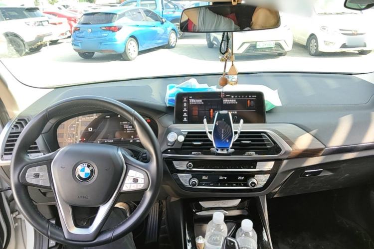 Used BMW X3 2021 Facelift xDrive28i Luxury Package Center Console