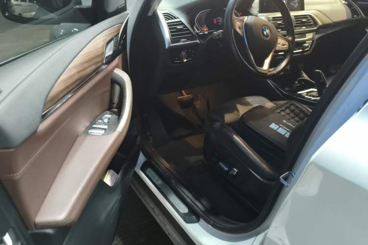 Used BMW X3 2021 xDrive28i Luxury Package Driver Seat