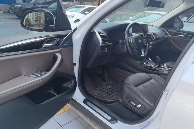 Used BMW X3 2021 xDrive25i Luxury Package Driver Seat