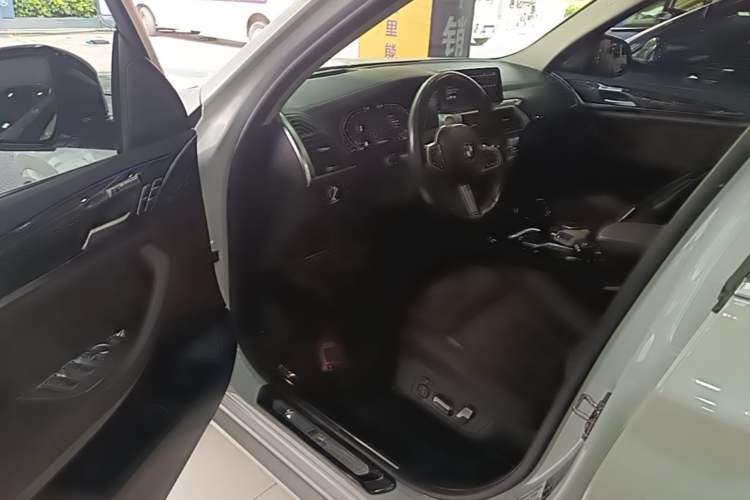 Used BMW X3 2021 xDrive30i Luxury Model with M Sport Package Driver Seat